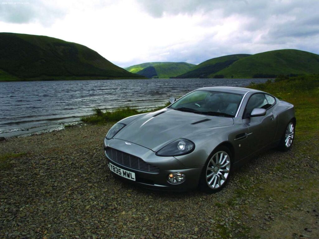 2001 Aston_Martin-V12_Vanquish