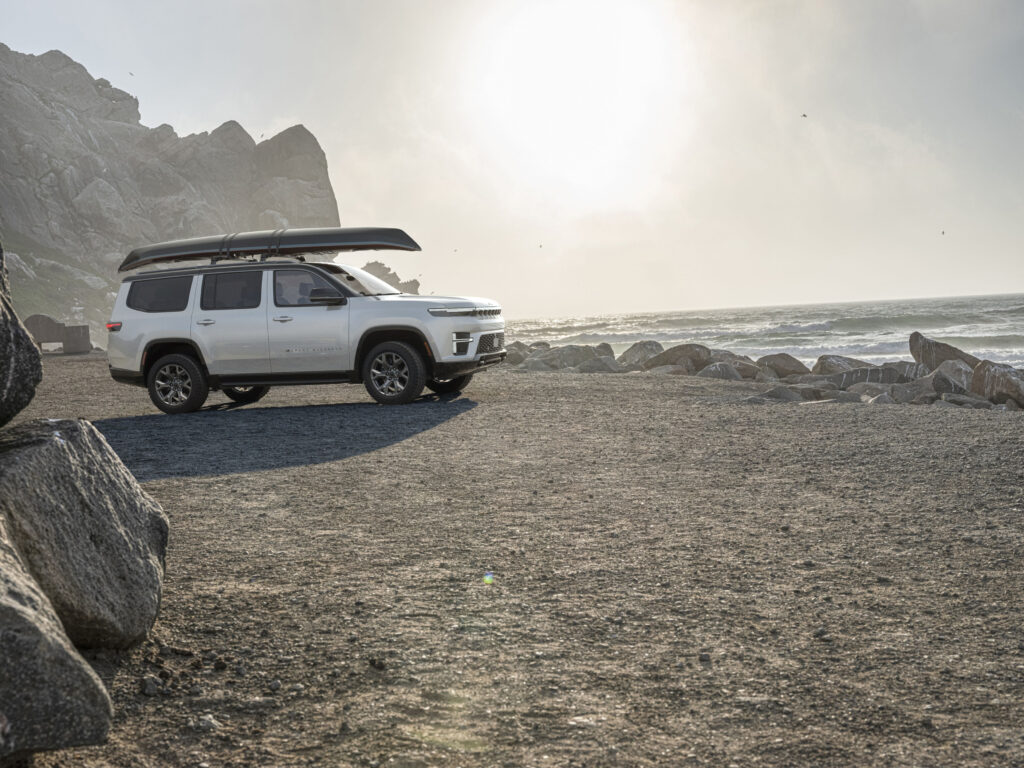 2026 Jeep Grand Wagoneer Side View